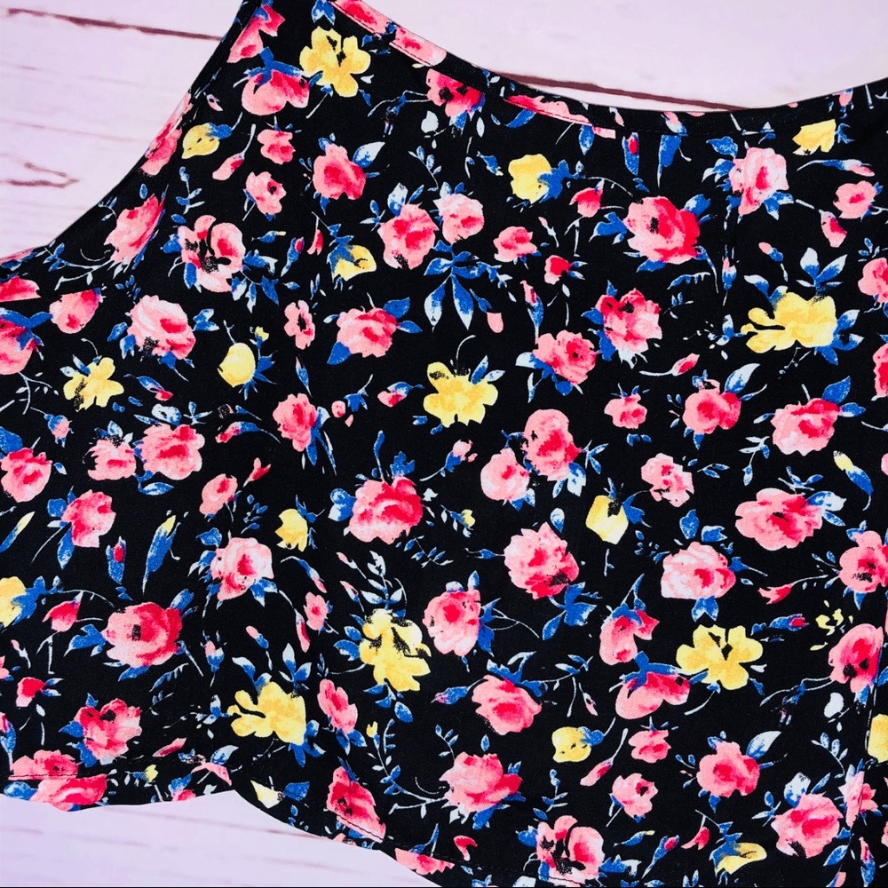 Floral Summer Crop Scalloped Tank from Hot KISS - Picture 3 of 4